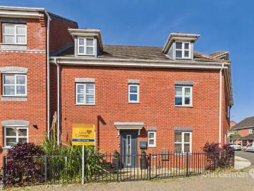 5 bedroom terraced house for sale