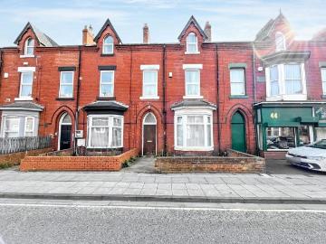 5 bedroom terraced house for sale