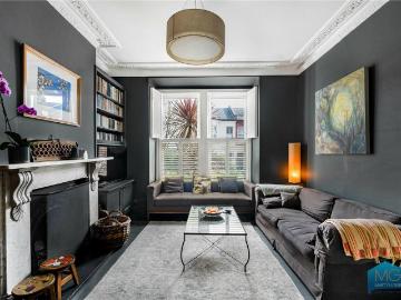 5 bedroom terraced house for sale
