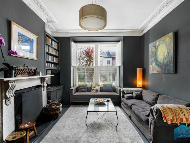 5 bedroom terraced house for sale