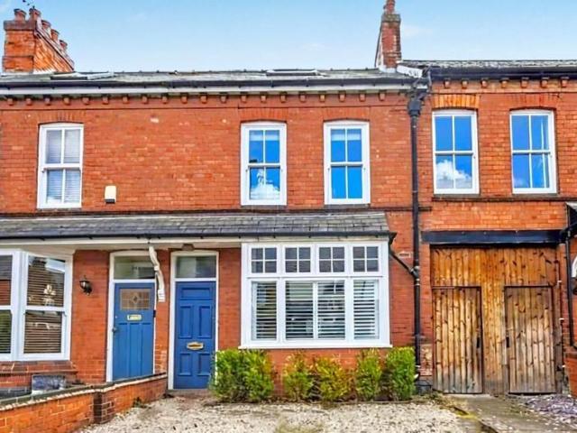5 bedroom terraced house for sale
