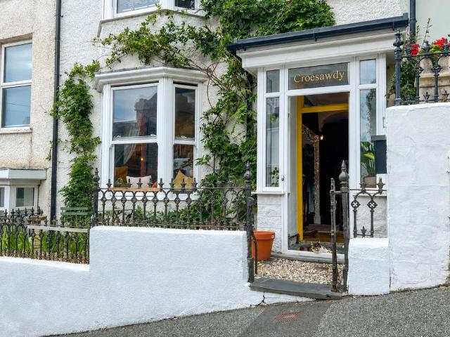 5 bedroom terraced house for sale
