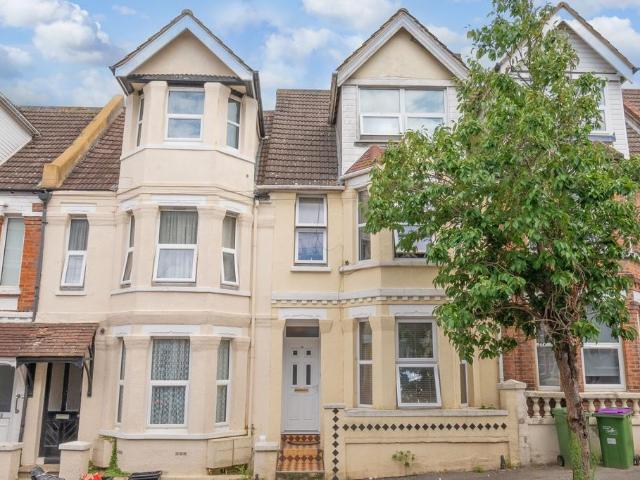 5 bedroom terraced house for sale