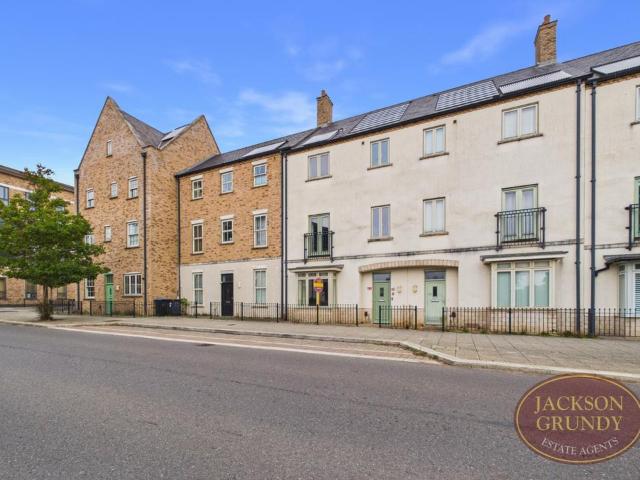 5 bedroom terraced house for sale