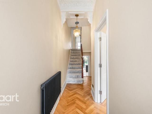 5 bedroom terraced house for sale