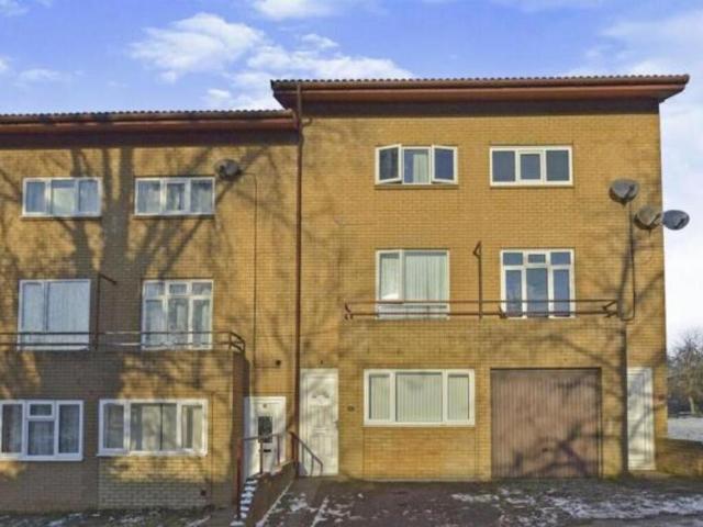 5 bedroom terraced house for sale