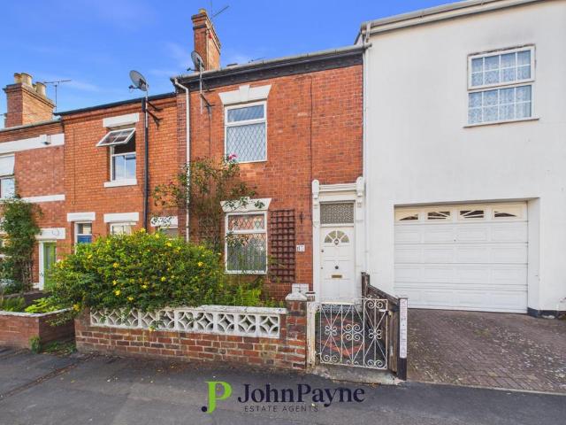 5 bedroom terraced house for sale