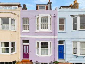 5 bedroom terraced house for sale