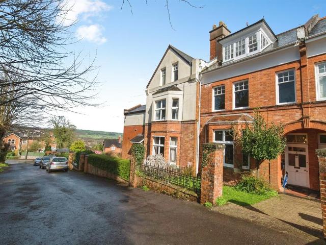 5 bedroom terraced house for sale