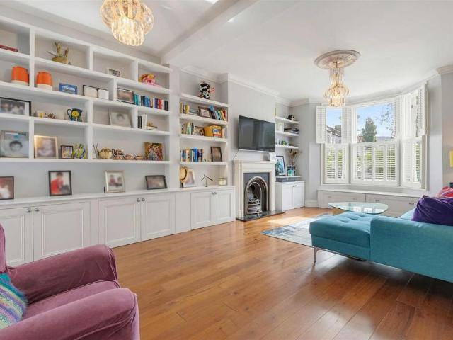 5 bedroom terraced house for sale