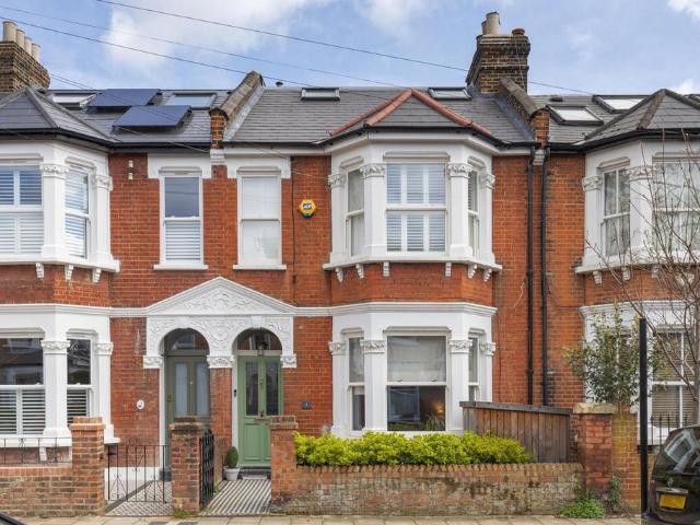 5 bedroom terraced house for sale