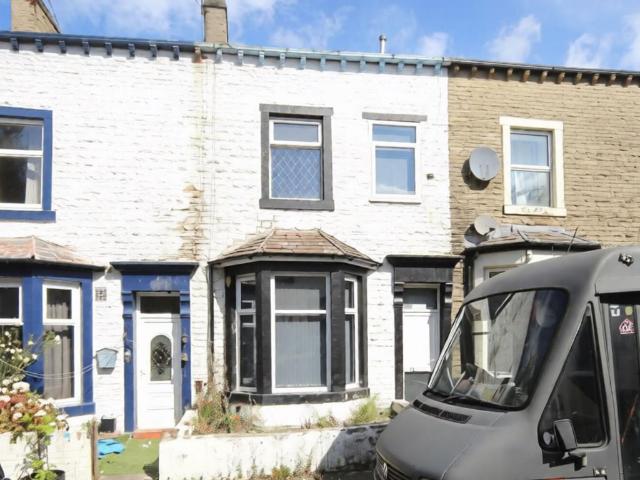 5 bedroom terraced house for sale