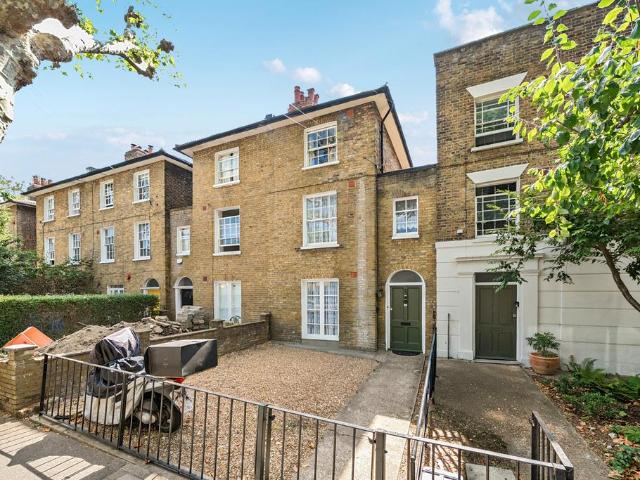 5 bedroom terraced house for sale