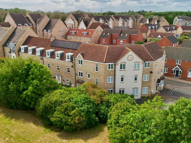 5 bedroom terraced house for sale
