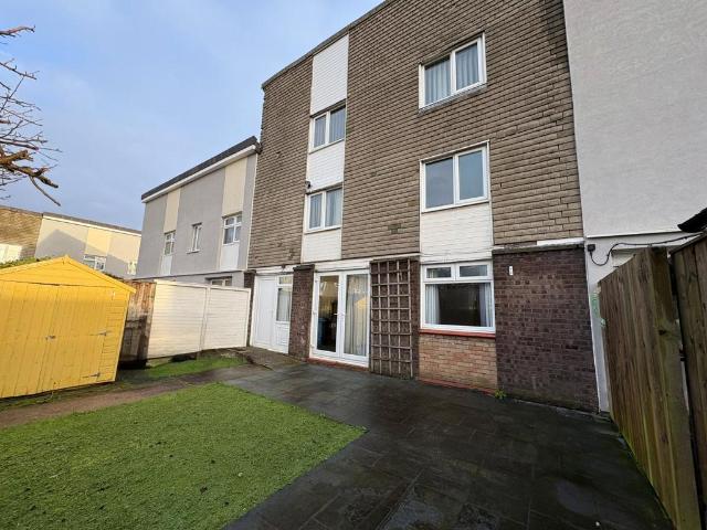5 bedroom terraced house for sale