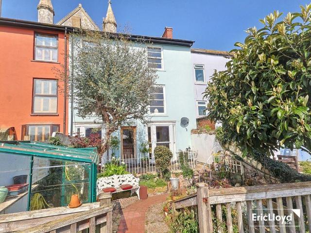 5 bedroom terraced house for sale