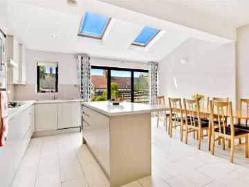 5 bedroom terraced house for sale