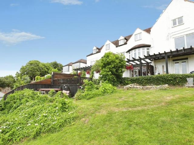 5 bedroom terraced house for sale