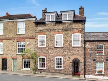 5 bedroom terraced house for sale