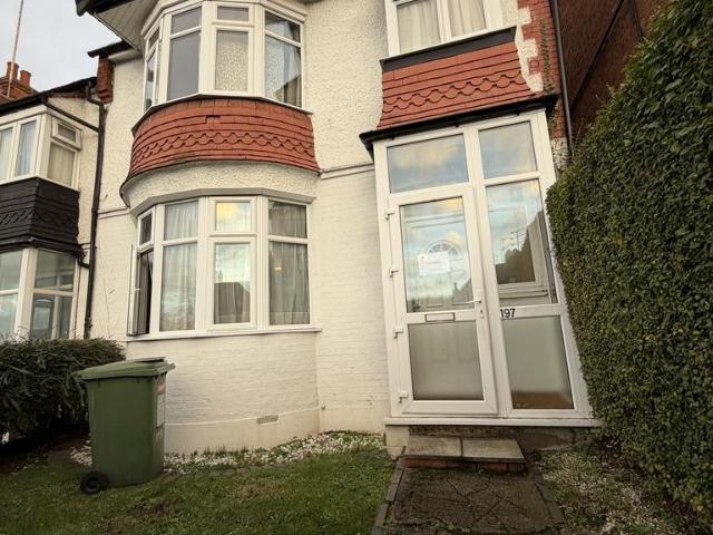 5 bedroom terraced house for sale