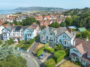 5 bedroom terraced house for sale