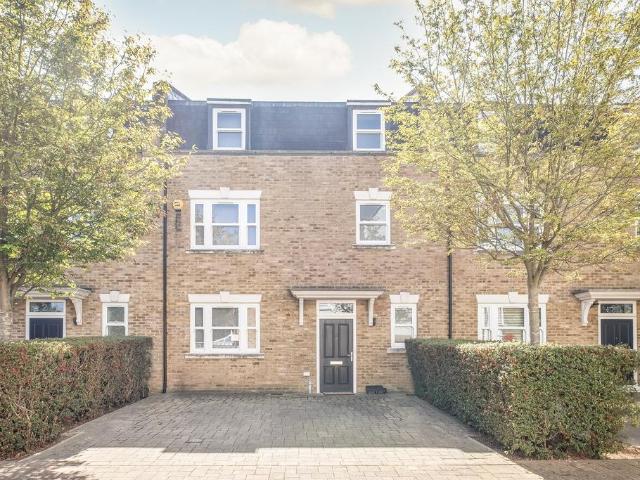 5 bedroom terraced house for sale