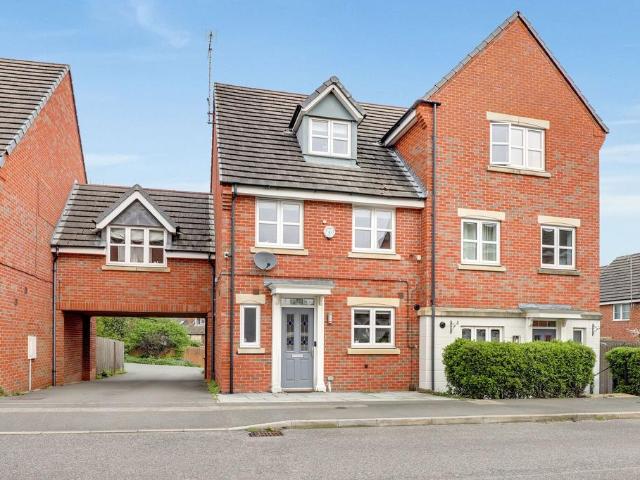5 bedroom terraced house for sale
