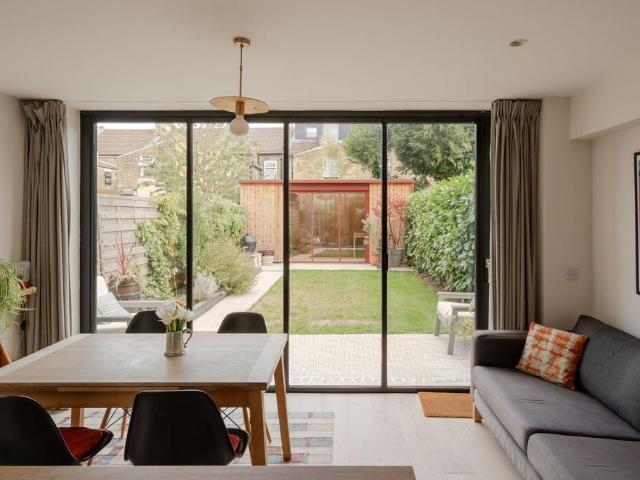 5 bedroom terraced house for sale