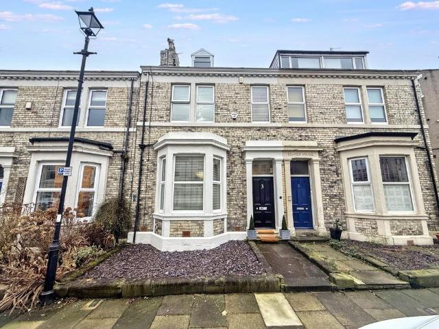 5 bedroom terraced house for sale