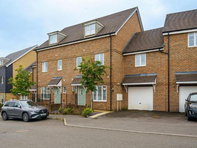 5 bedroom semi detached house for sale