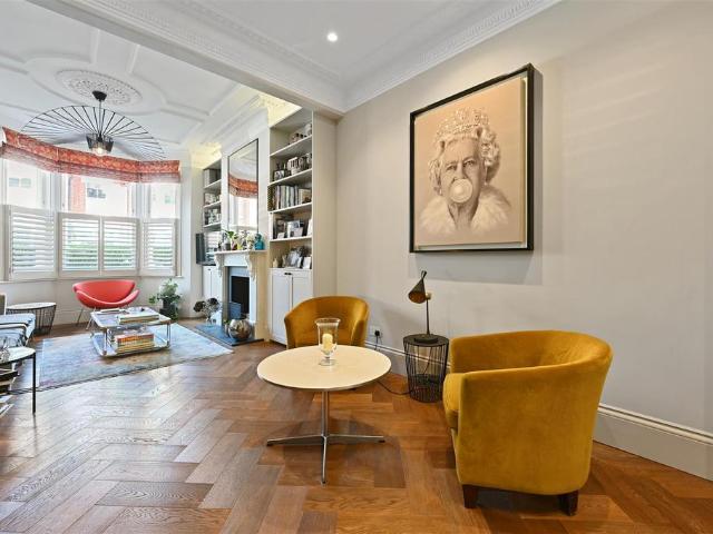 5 bedroom terraced house for sale