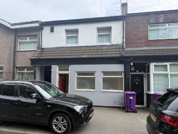 5 bedroom terraced house for sale