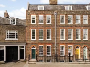 5 bedroom terraced house for sale
