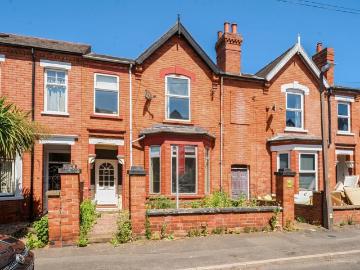 5 bedroom terraced house for sale
