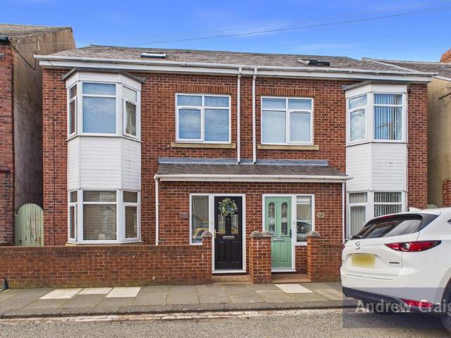 5 bedroom terraced house for sale