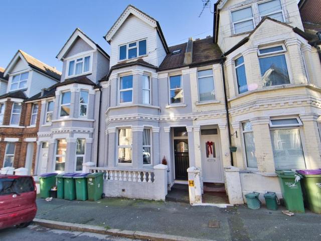 5 bedroom terraced house for sale