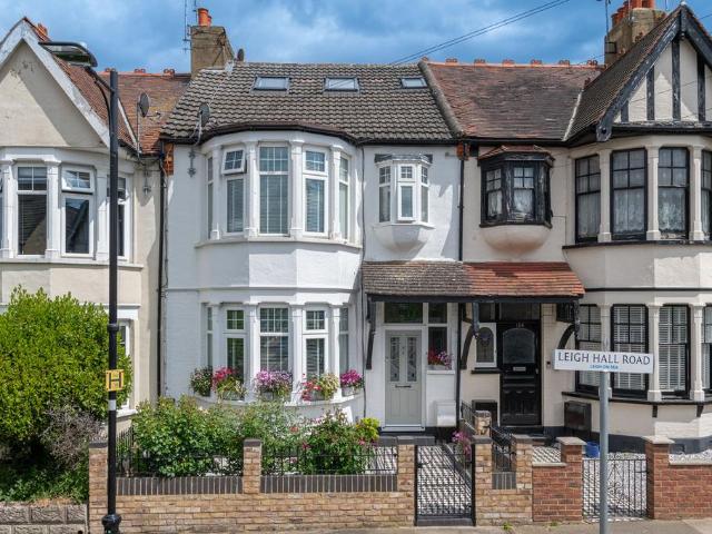 4 bedroom terraced house for sale