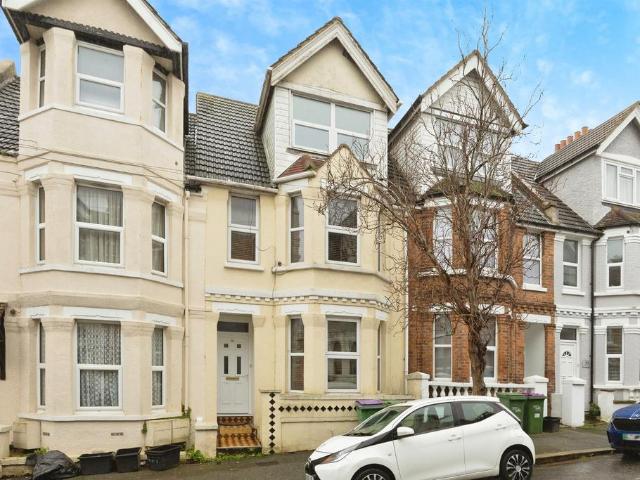 5 bedroom terraced house for sale