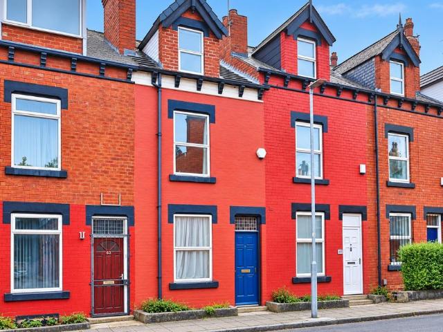 5 bedroom terraced house for sale