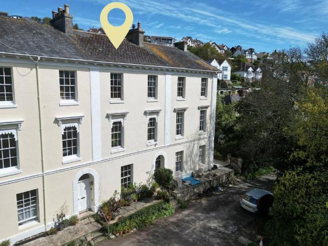 5 bedroom terraced house for sale