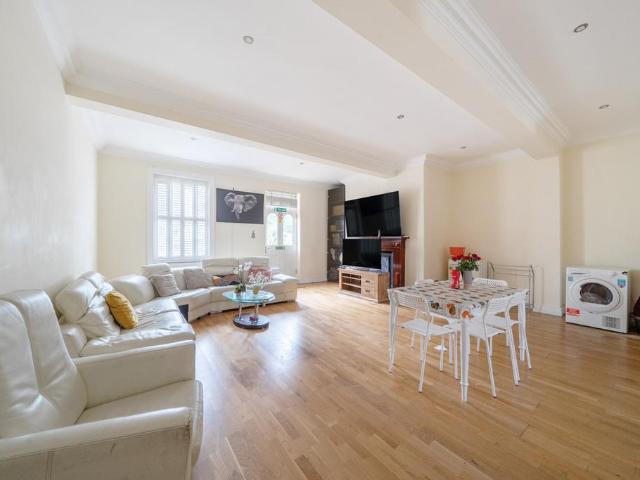 5 bedroom terraced house for sale