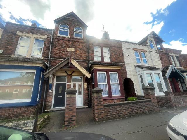 5 bedroom terraced house for sale