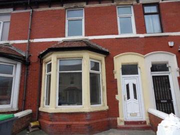 5 bedroom terraced house for sale