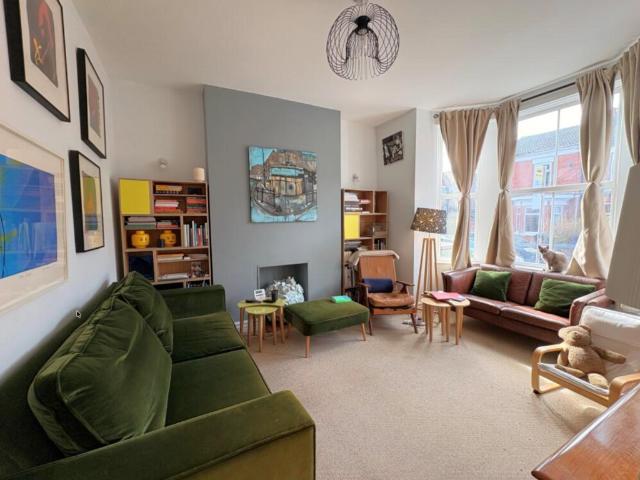 5 bedroom terraced house for sale