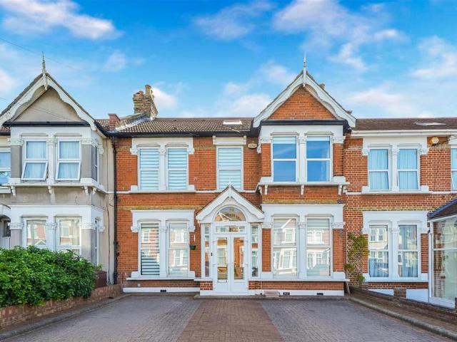 5 bedroom terraced house for sale