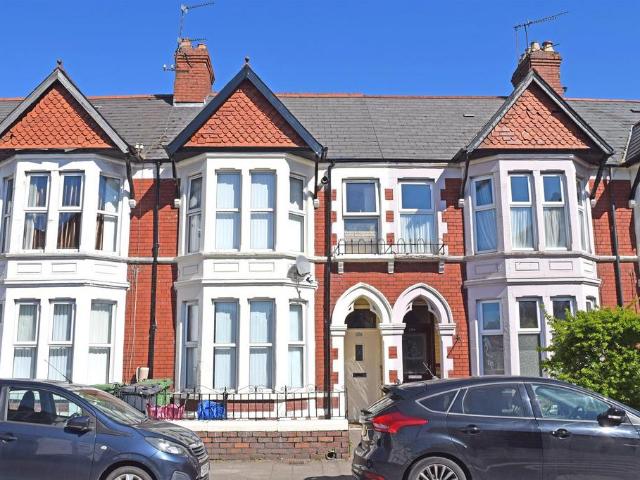 5 bedroom terraced house for sale