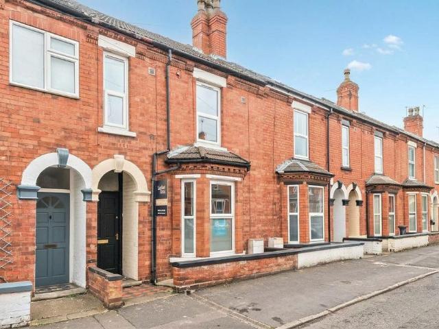 5 bedroom terraced house for sale
