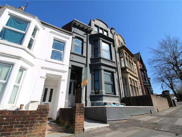 5 bedroom terraced house for sale