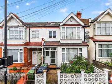 5 bedroom terraced house for sale