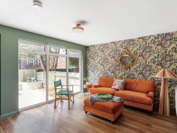 5 bedroom terraced house for sale
